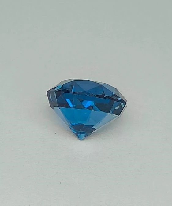 7.37ct Natural Swiss Blue Topaz Round Cut Loose Gemstone From Nigeria — view 1
